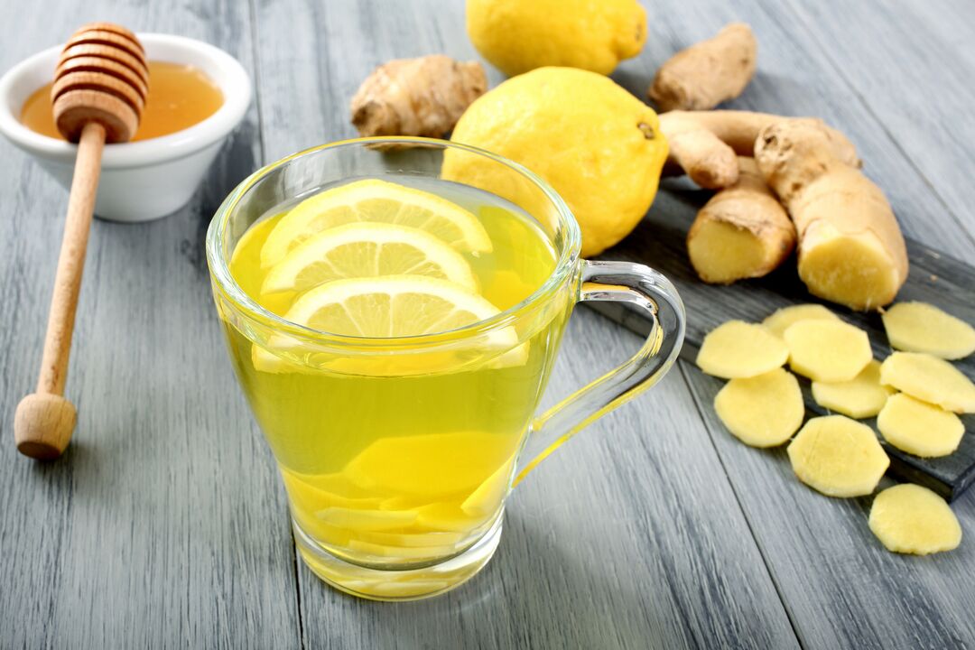 Té de xenxibre con limón para potenciar